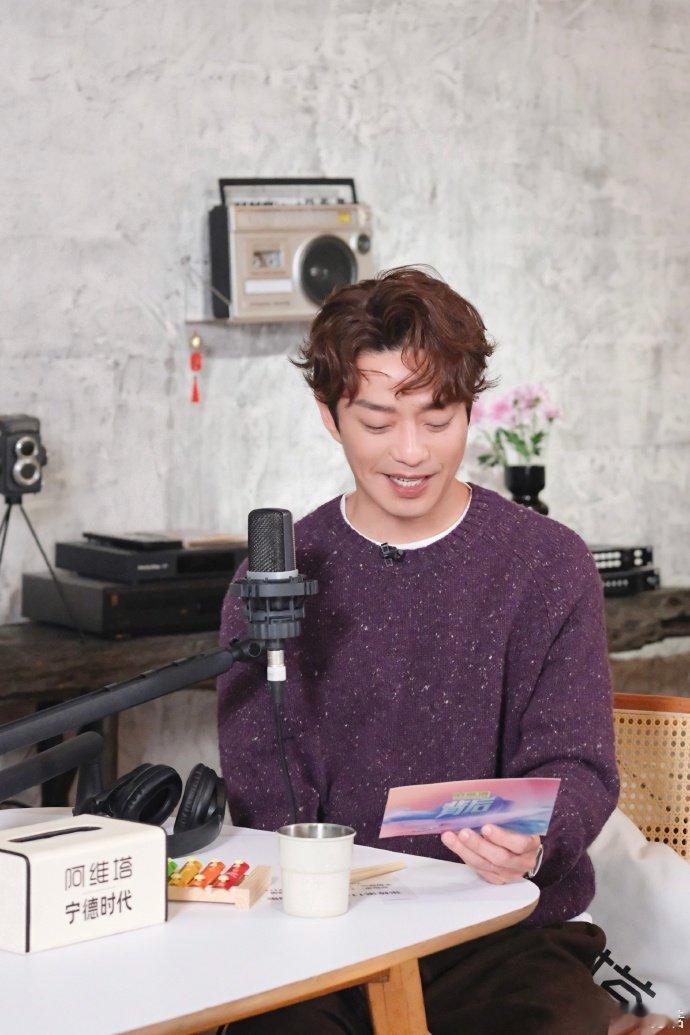 张栋梁拒唱成名曲气哭经纪人节目组：唱《当你孤单》= 你来演出。张栋梁：我不！结果