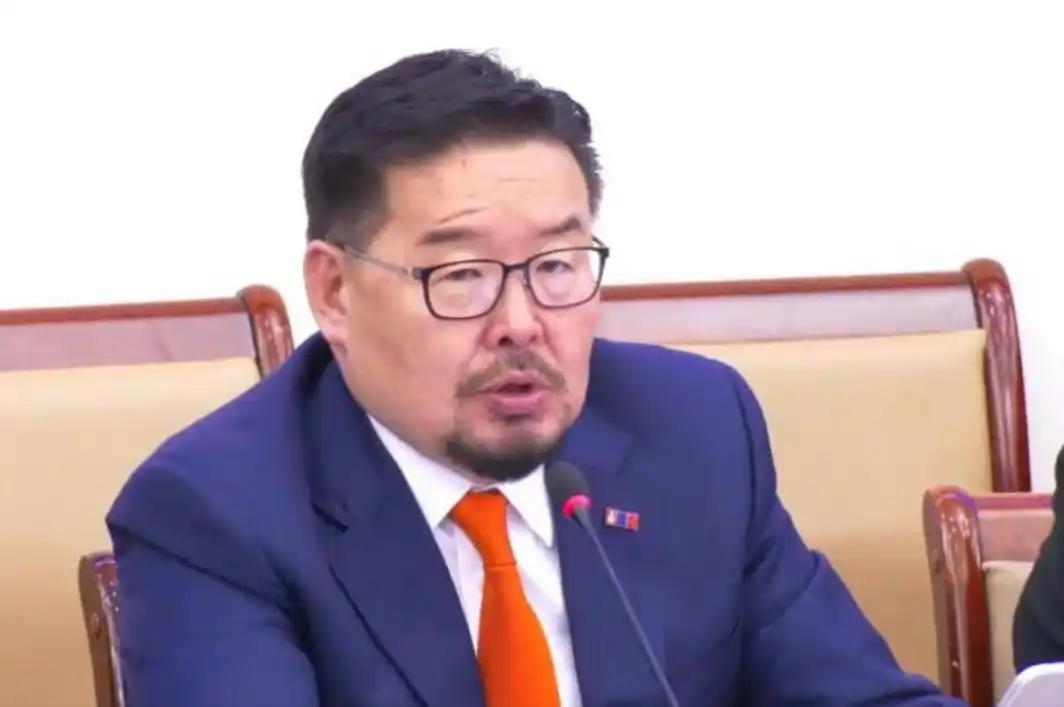 [月亮]蒙古国新总理刚上台就给中国交了底，直接把亲美路线扔垃圾桶，反手重提4年前