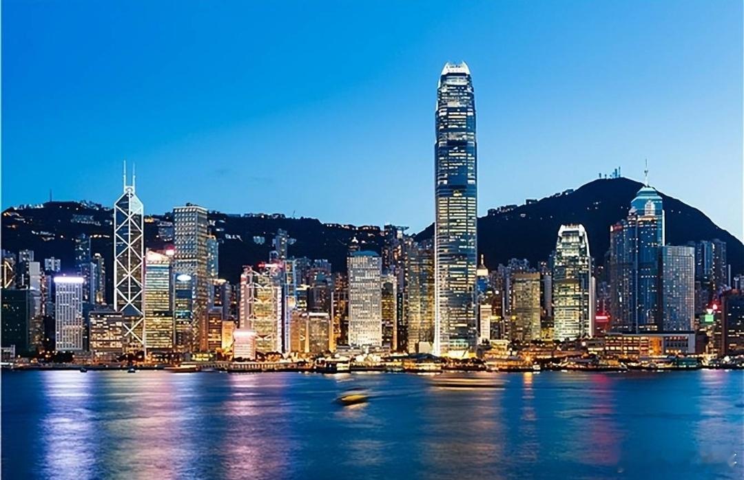 中秋国庆出入境机票预订已超128万张 好多人提前规划行程，机票预订量蹭蹭上涨，期