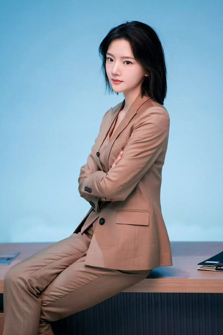 任敏回复罗伯特秒变秦律任敏回复罗伯特 罗伯特在线“诉讼”心动，任敏一秒入戏，用秦