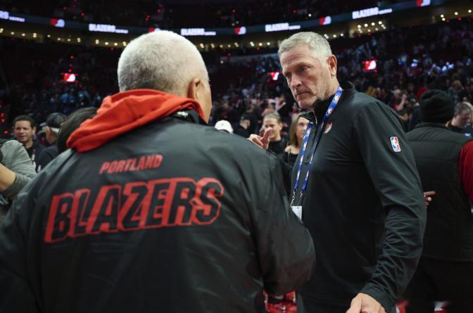 今日，名记Brain Windhorst在节目中谈到了开拓者是否会进行搬迁的话题