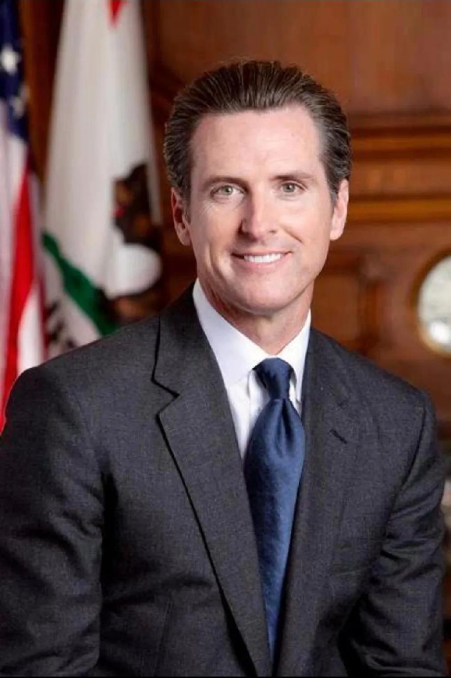 美国人应该推选纽森当未来的美国总统，毕竟除此之外实在找不出来合适的人。这位纽森，