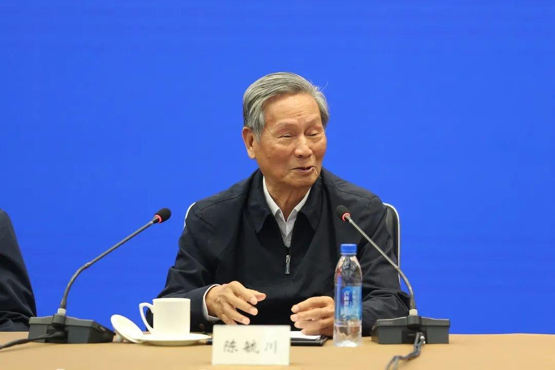 踏遍山河为国寻矿！矿床学泰斗陈毓川，七十载耕耘筑牢资源根基
 
陈毓川（1934