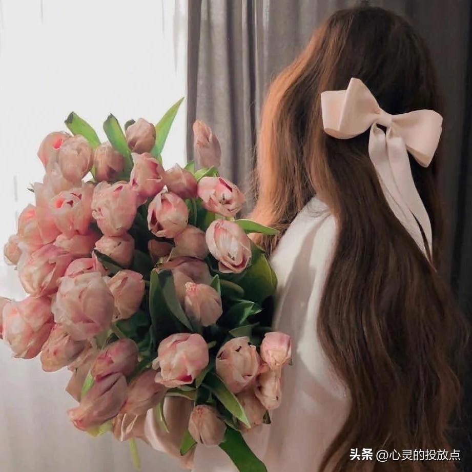 女人记住：

不要去依赖男人，不要把希望都寄托在他的身上

没有哪个男人会一直爱