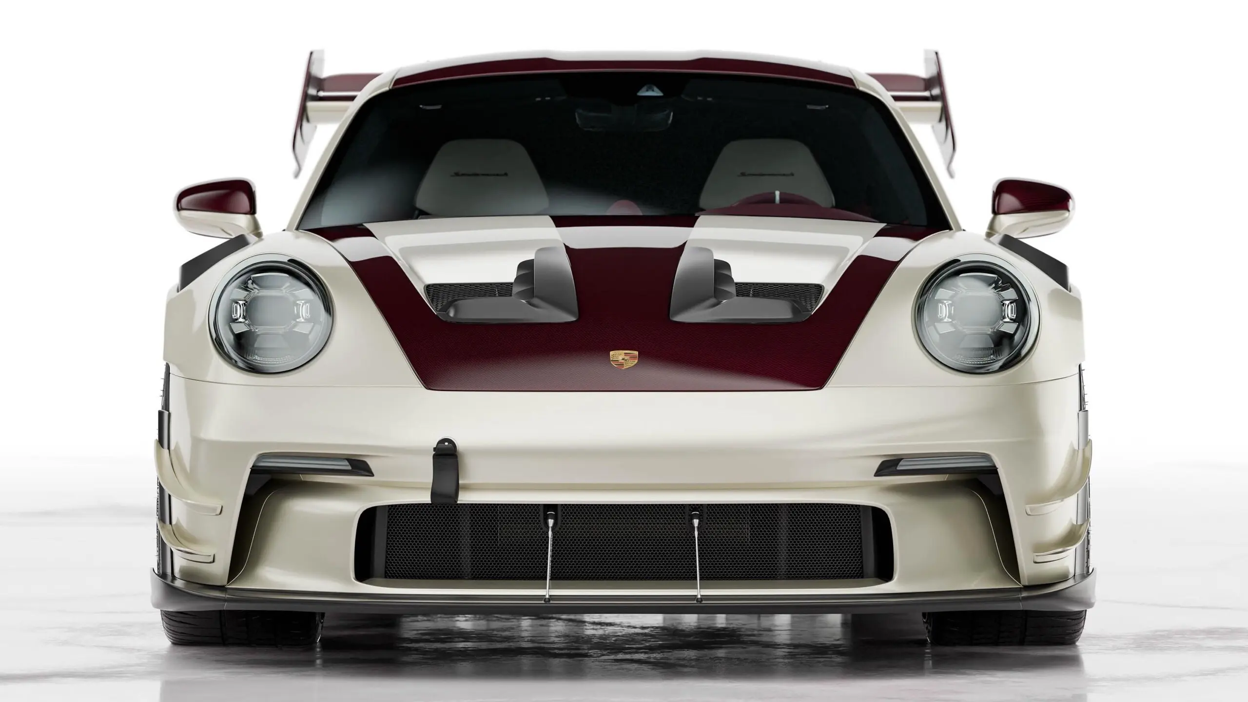 现在越来越多的高端车的定制用户选择了第三方设计公司来丰富自己的定制化程...