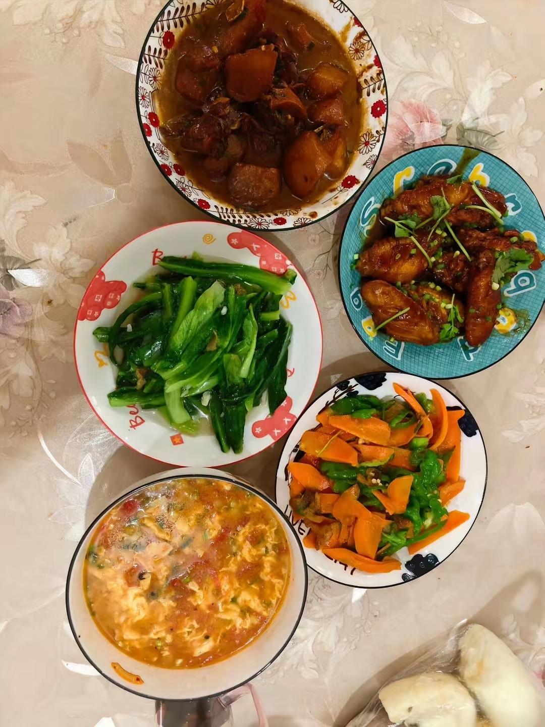 一网友已经有两年没工作了
躺平这么久了
现在想去找个工作做
不知道现在能做点什么