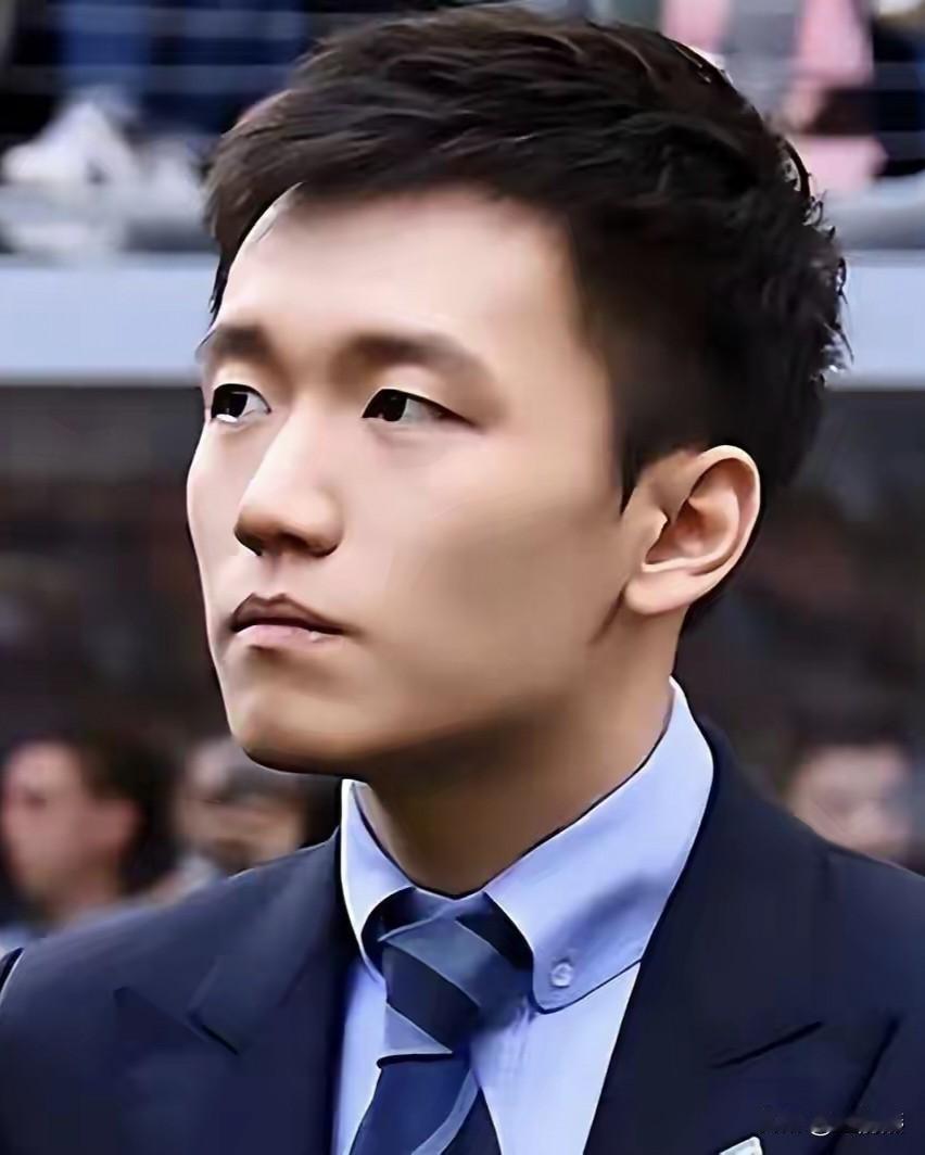 在张近东签下2387亿个人资产清零协议的时刻，我反复回想着他儿子清澈的眼神和滞涩