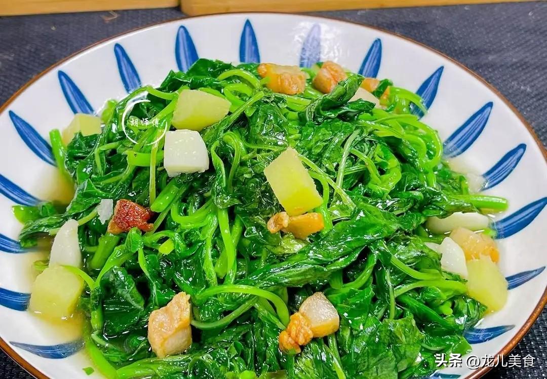 明天小暑，使劲吃这菜，一排湿气、二降内火、三健脾胃，现正当时
 
农谚“小暑大暑