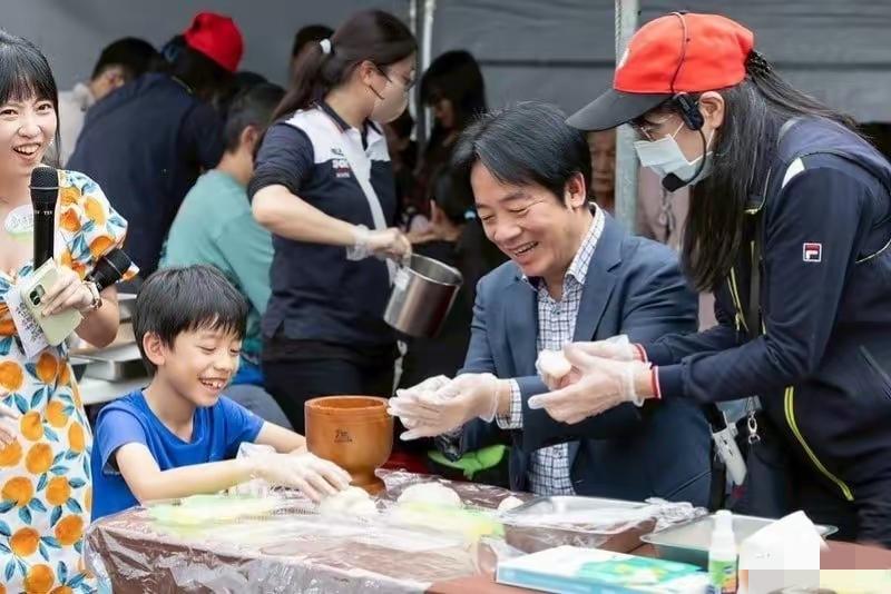 母亲节，赖清德向大陆“温情喊话”

5月10日，恰逢母亲节，台湾地区领导人赖清德