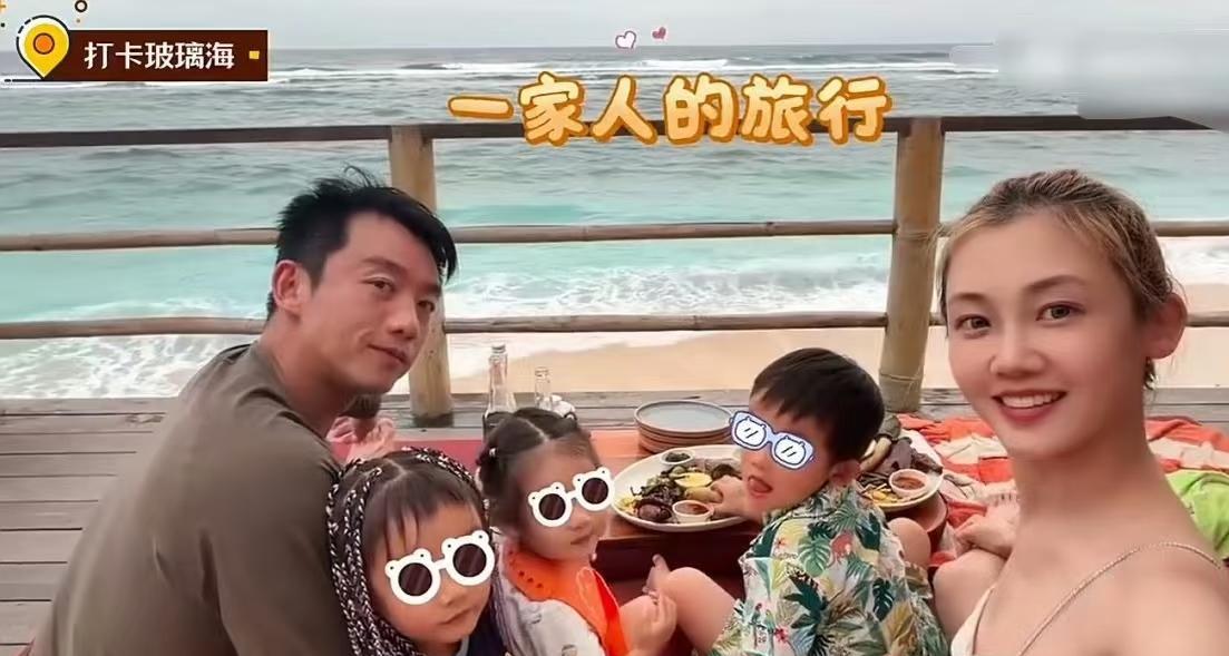 郑恺苗苗五年抱三，外界赞叹幸福满溢。
然而，婚姻这场豪赌，赌的从不是纸面上的“