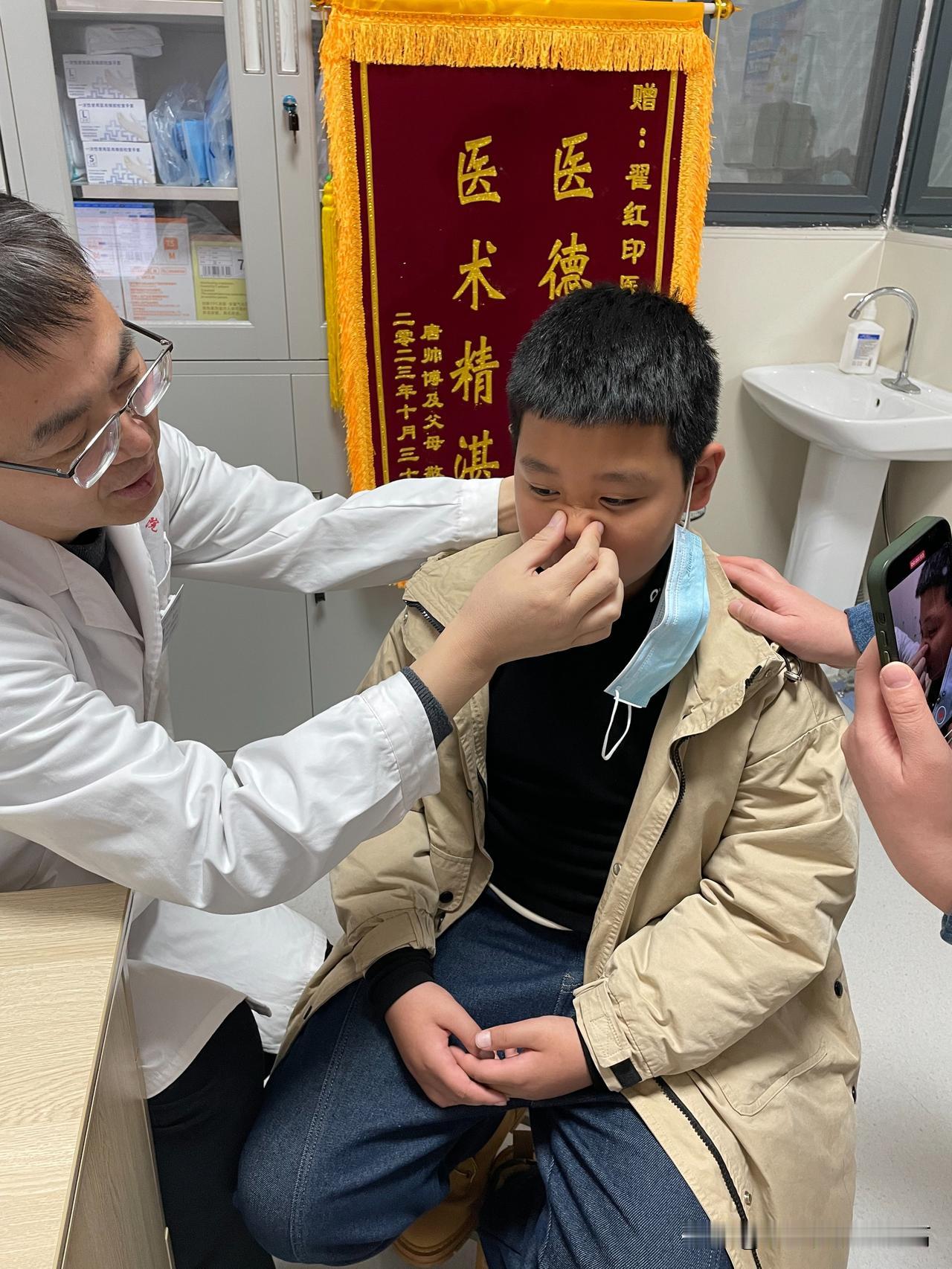 秋冬爱感冒生病的孩子，最需要补正气！

正所谓，“正气存内，邪不可干”，正气足了