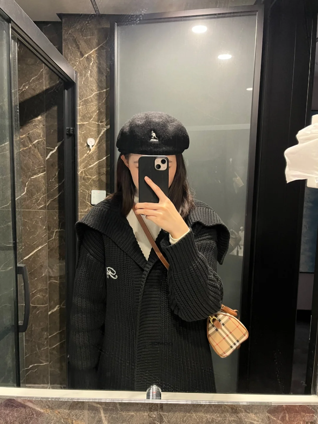 开春很适合黑色开衫