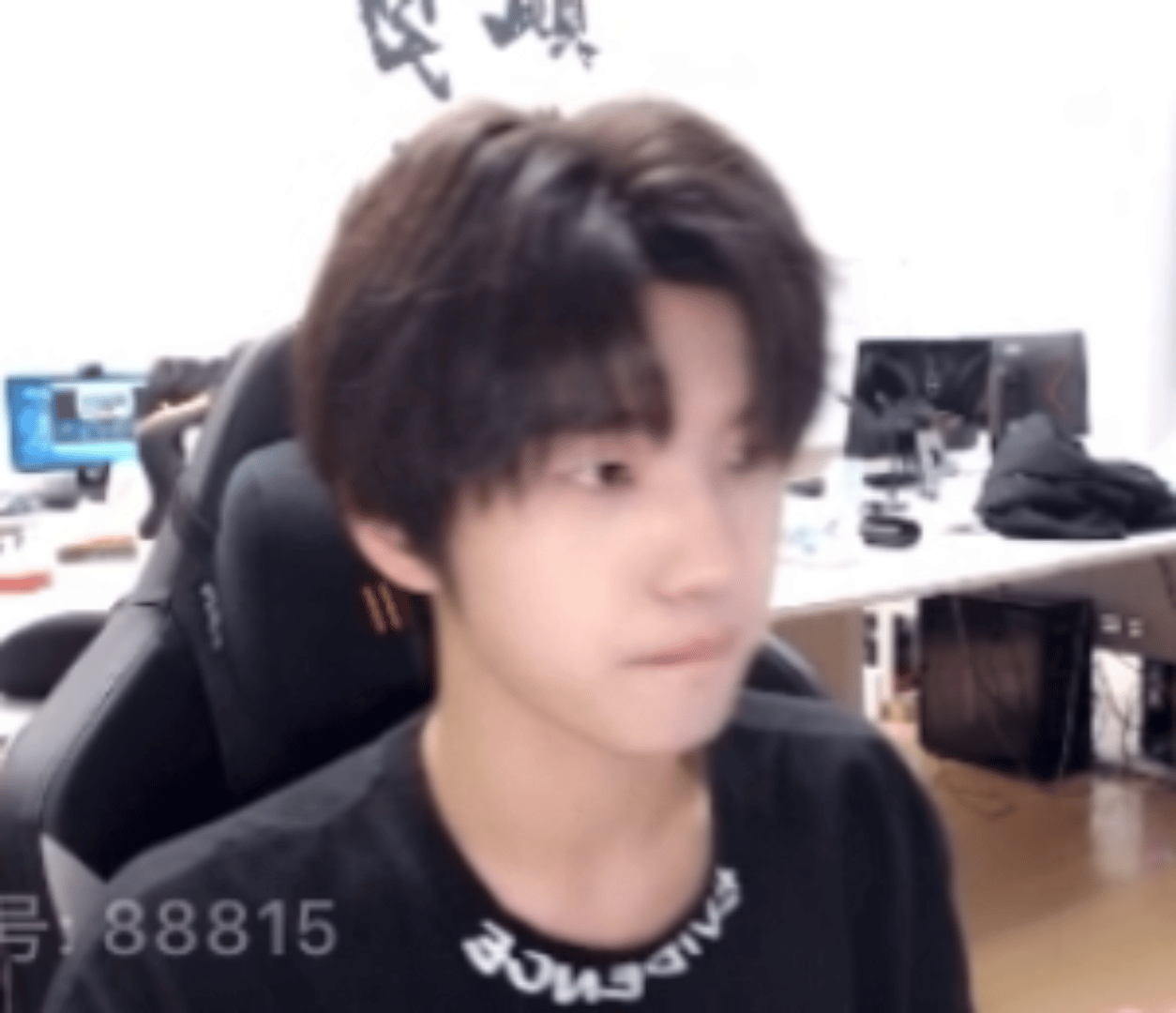 必须给大家一起看一下那年今日…… 