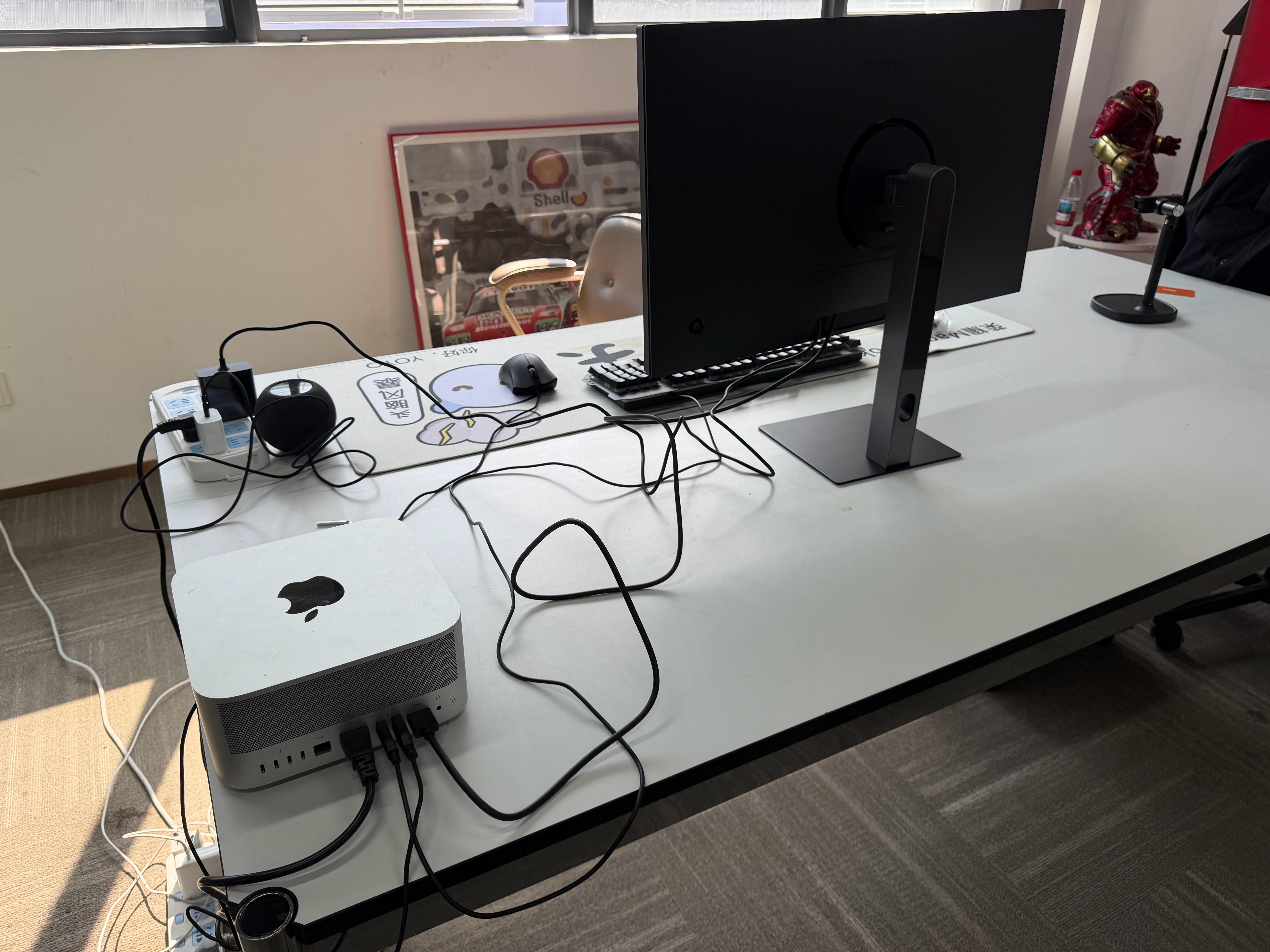 公司剪辑视频工具：Mac mini 主机和REDMI 4K显示器 