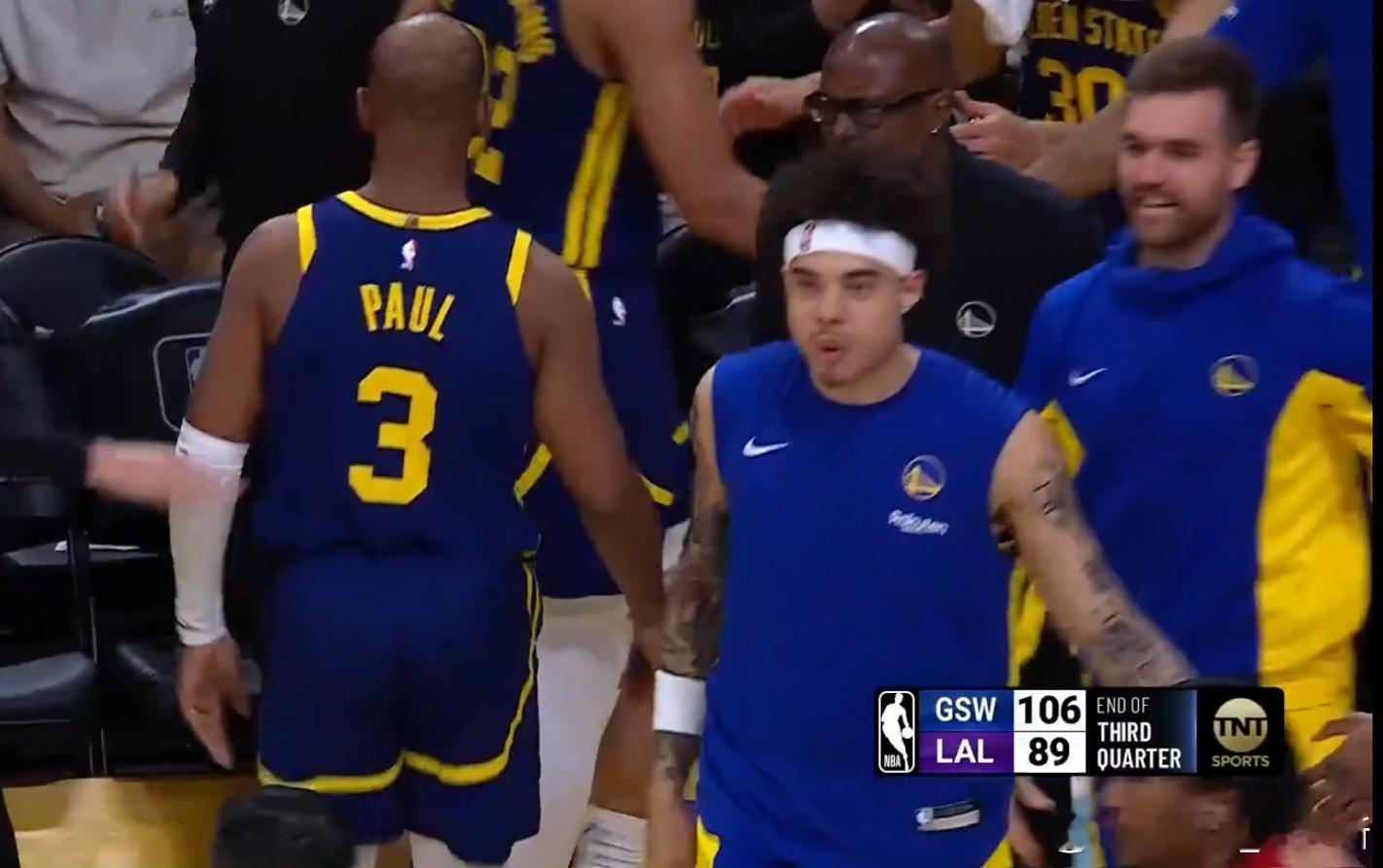 三节打完勇士领先17分三分是真猛 老炮是真妖#金州勇士[超话]##湖勇大战# ​