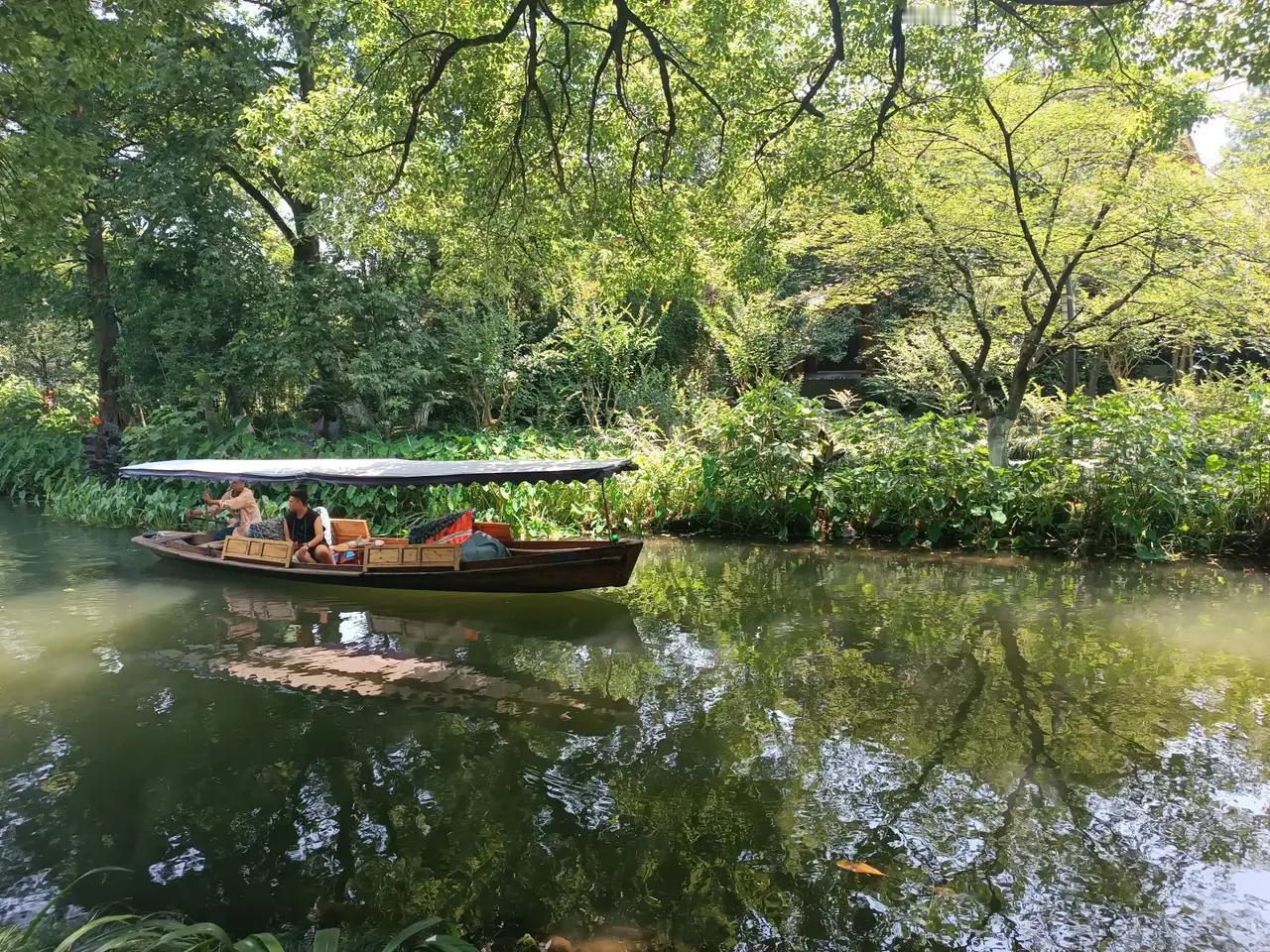 人生其实没有什么可比的，比相貌吧，所有人都会老去，比财富呢，大家都会失去，比起来