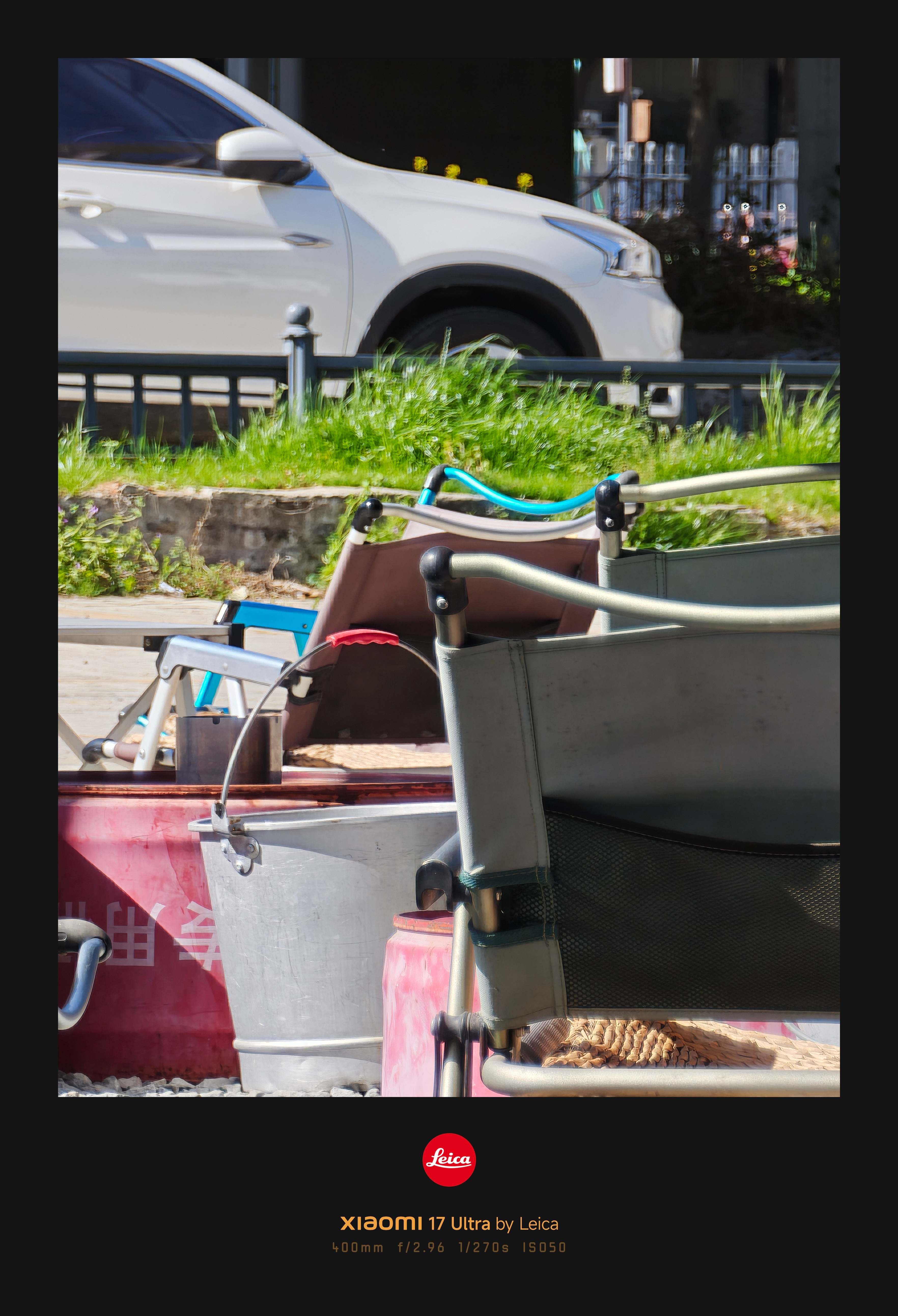 朋友新买的一台黑银小米17 Ultra徕卡版，本来用得挺开心的，结果今天用400