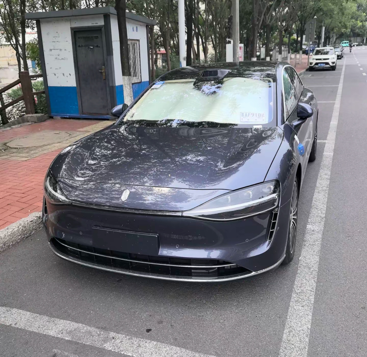 再来一组享界S9T的图，图源网络。这组图基本上把新车全貌给涵盖了，有一说一，无论