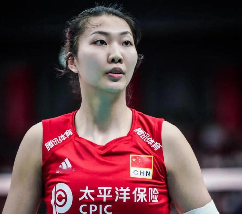 新一届中国女排在主教练赵勇的带领下，正在北京积极备战即将在6月3日开始的世联赛首