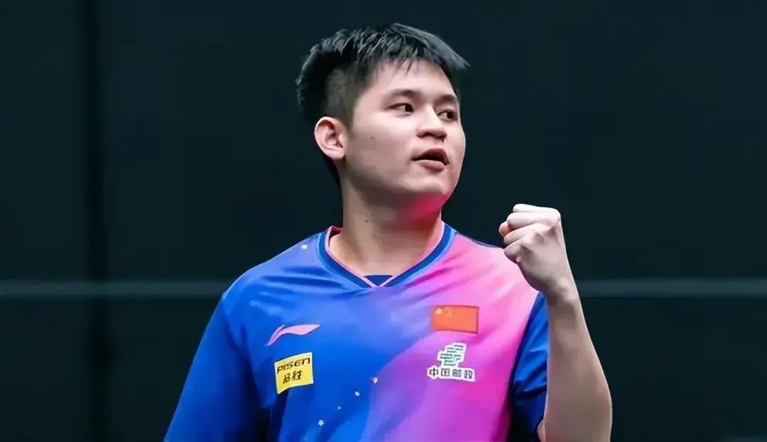 国乒新秀尊重前辈，彰显中华传统美德 林诗栋赛后谦逊地表示"请把掌声献给龙哥"，展