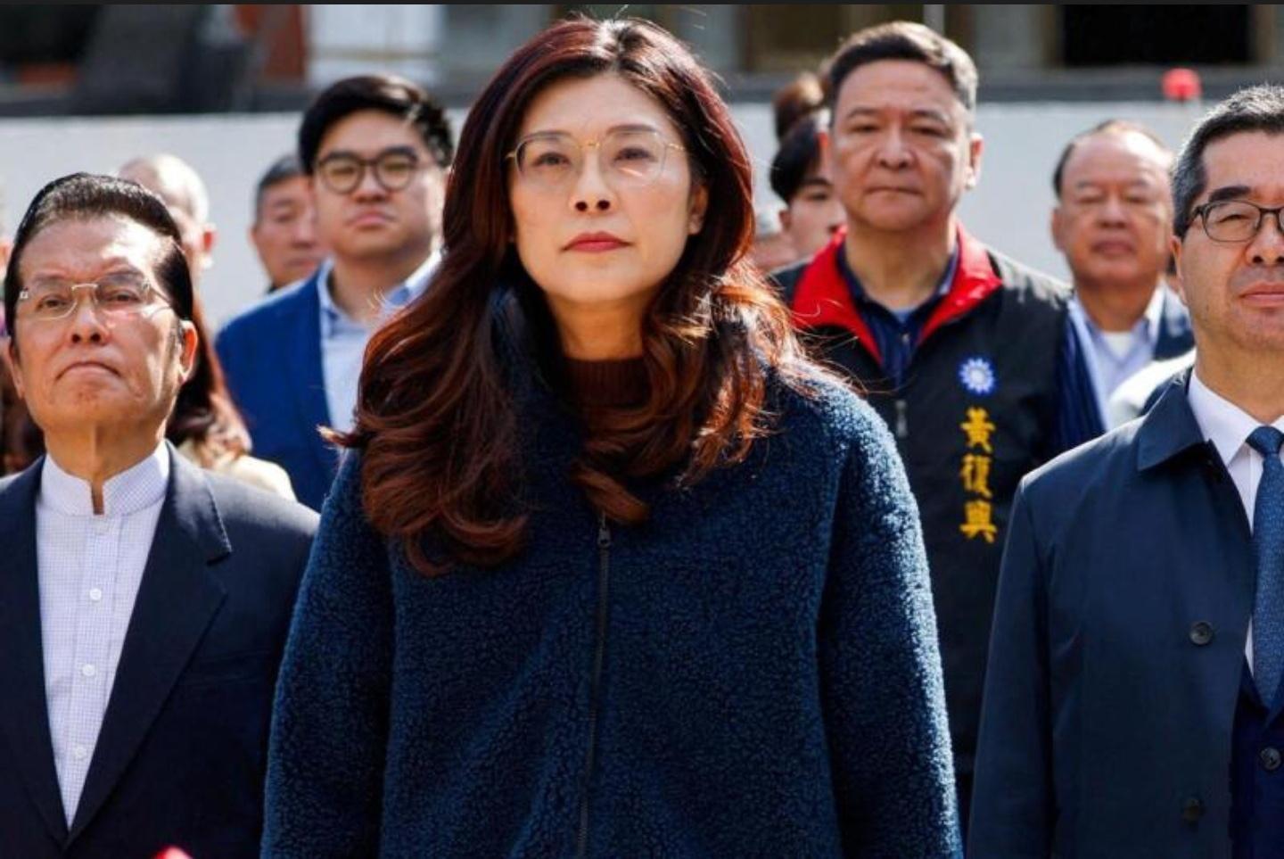 郑丽文透露，她已向美方请求6月访美时能与特朗普见面。她知道非常困难，但仍抱有希望