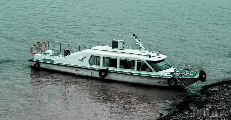 船在江心，舵在你手里，风浪说了不算

江上行船的人都知道，顺风的时候谁都能掌舵，