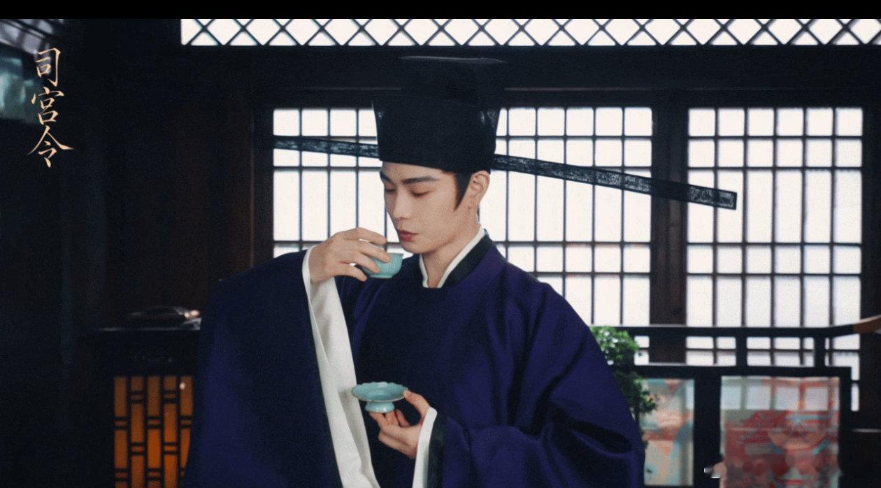 丁禹兮转两圈直接变身直升飞机飞走了 。。 