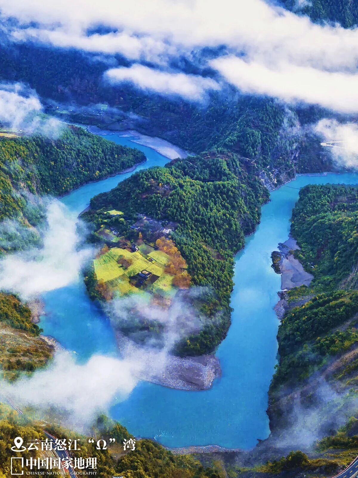 欧米伽湾，是大自然以河流为笔，在山地、平原大地勾勒出的极致浪漫地貌。

河流因河