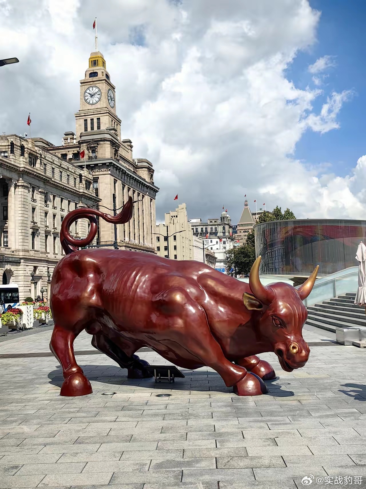 三桶油:冲进去容易，跳出来难了！    美伊冲突导致三桶油连续两天涨停。如果今天