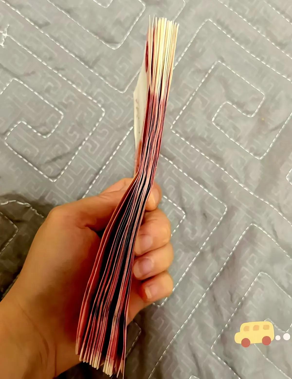女儿失业了，女婿的工资也不高，失业怎么了？又不是天塌了，出去找工作呗！只要放下面