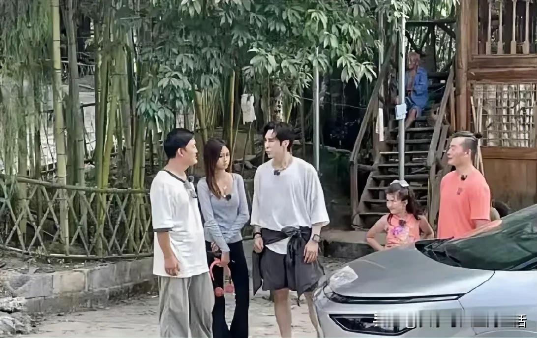 湖南卫视重启爸爸综艺，请来当年《爸爸去哪儿》的原班人马重回旧地，拍摄了新综艺《爸