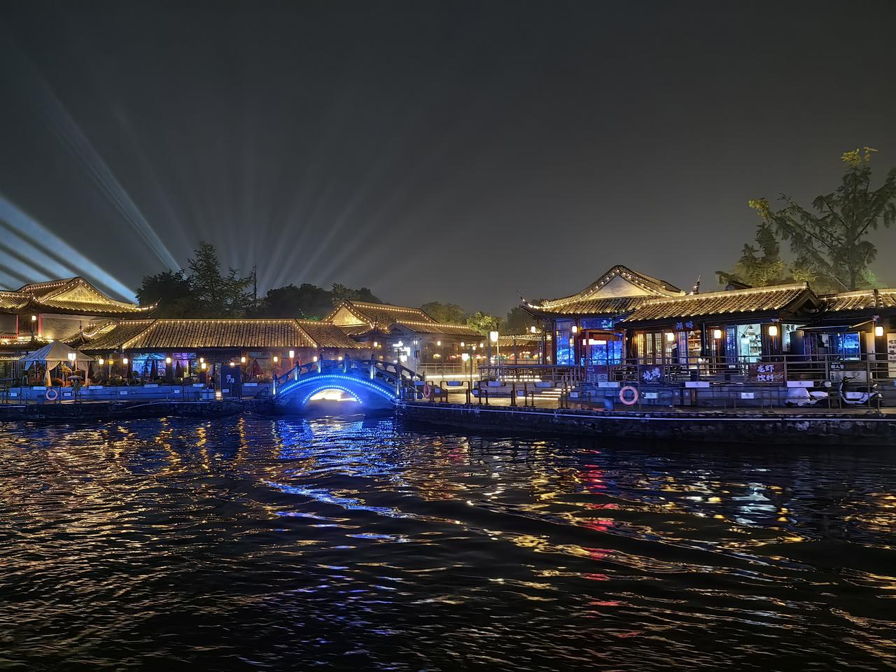 南京秦淮河夜景，灯光璀璨，美不胜收！