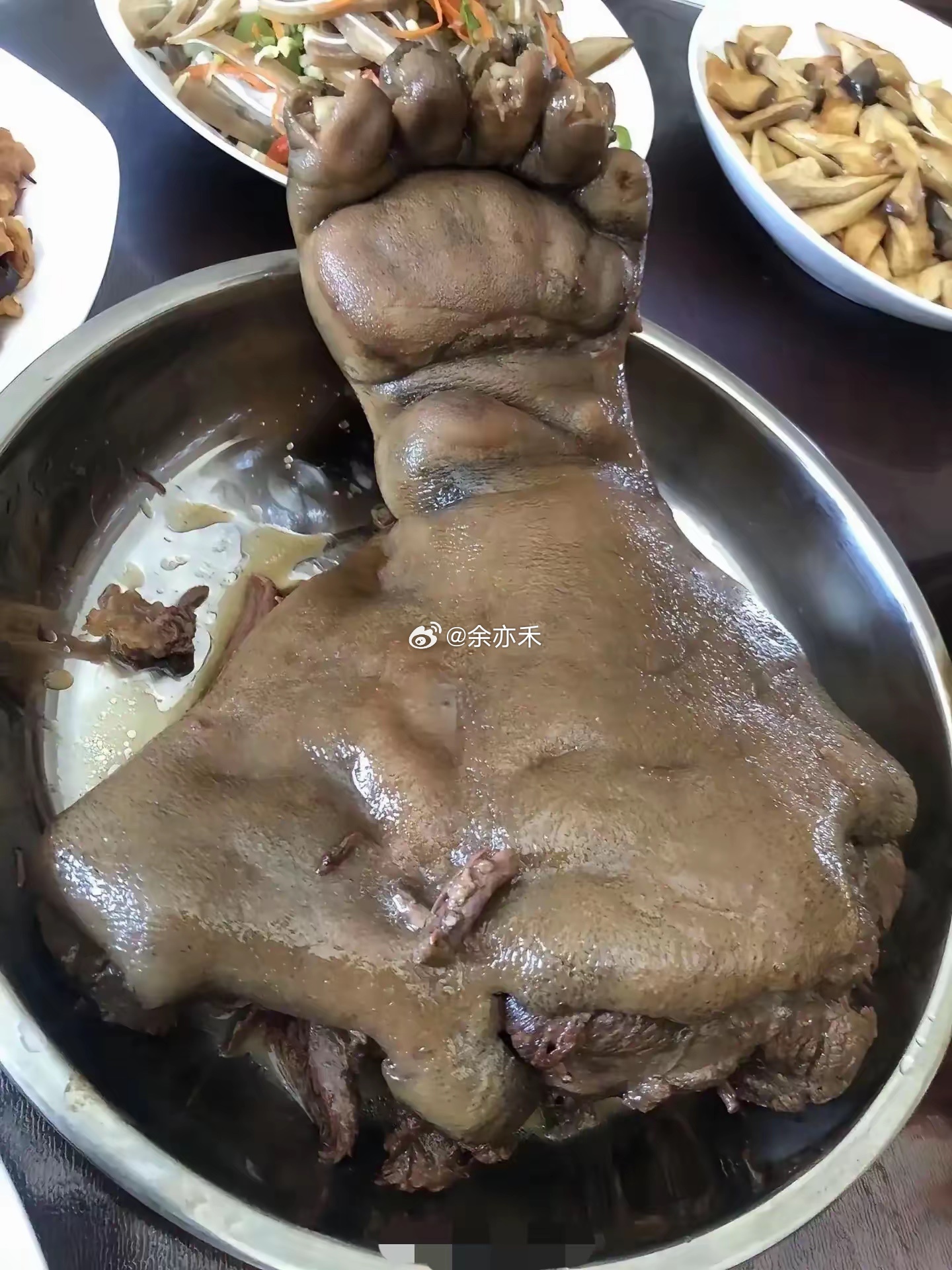 这是传说熊掌嘛，怎么没有食欲