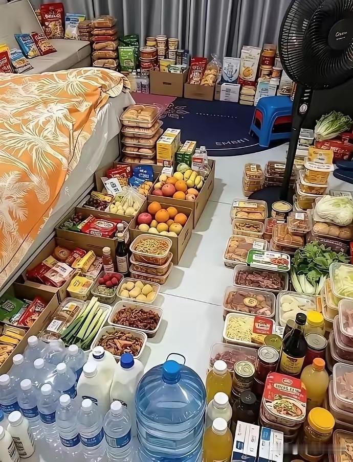 台风也就两三天，囤这么多食物太浪费了吧