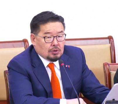 蒙古国政坛彻底炸开锅，一波突发变动让人直呼没想到，3月27日晚上，该国国家大呼拉