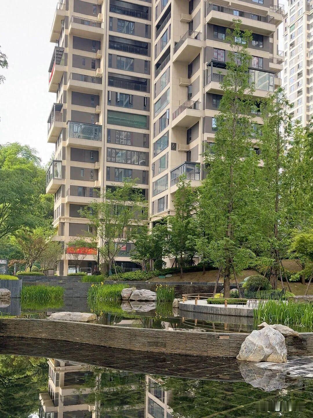 💣专家：房价止跌，年轻人该买房了！我算完这3笔账，真的不敢买...😭
刚刷到