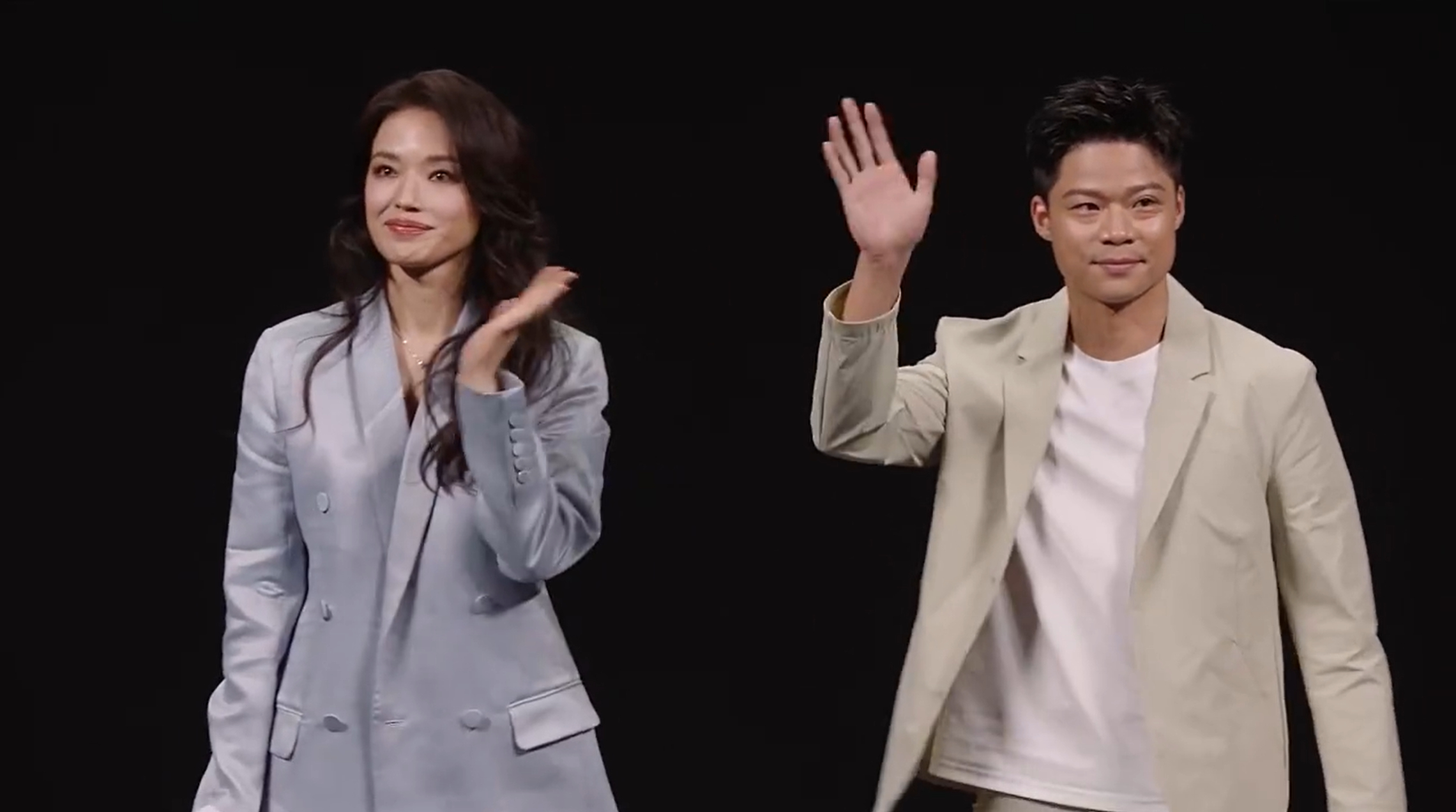 雷总说之所以请代言人，主要是为了「破圈」感觉之前SU7还挺破圈的；你们觉得为啥突