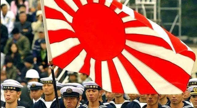 日本半死了，如果仅是中国一家制裁日本，日本可能还剩一口气。但问题是，现在掐住日本