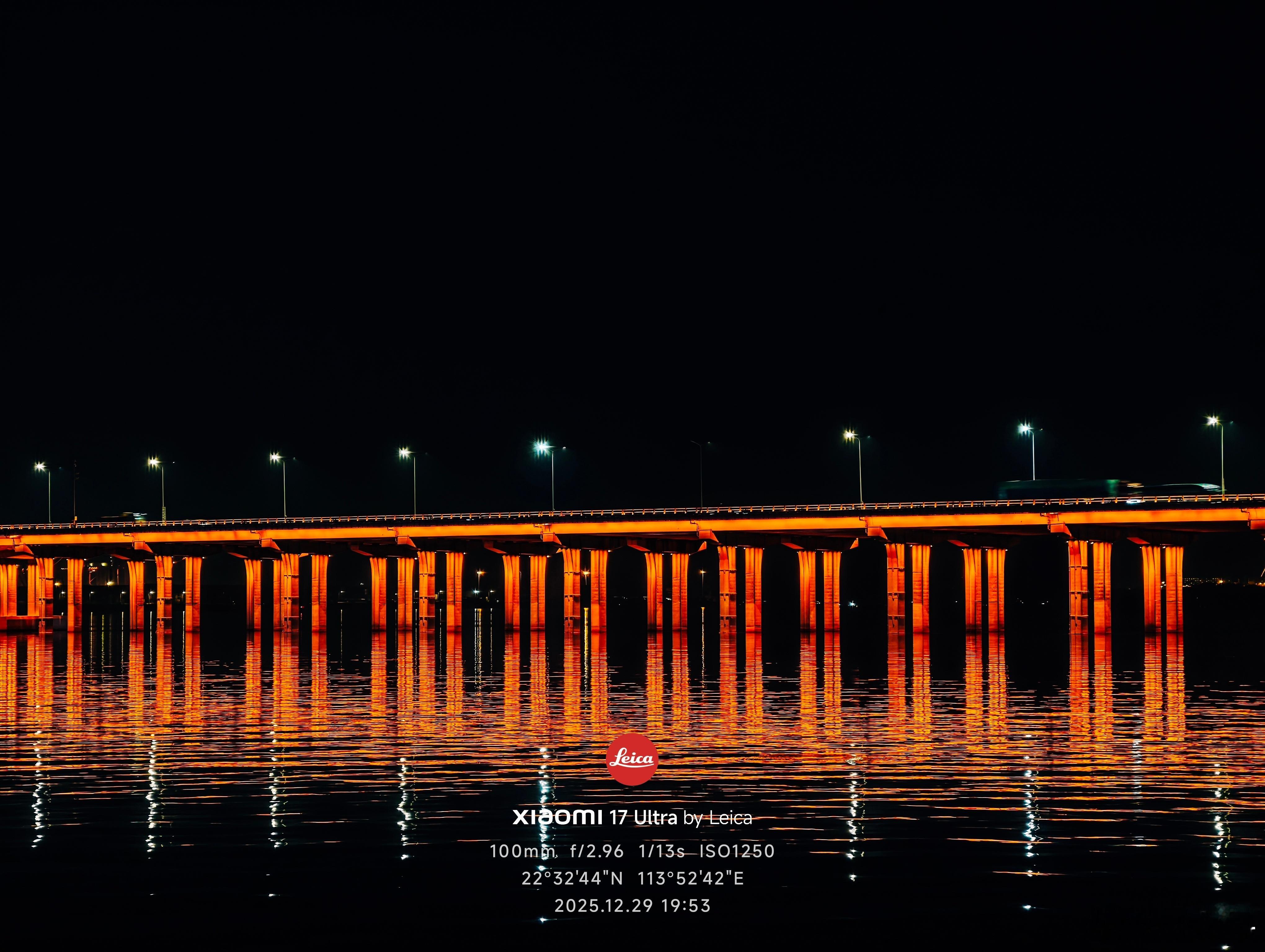 很久没用小米Ultra系列的手机扫街了，这次没忍住买，说真的，是因为徕卡版，徕卡