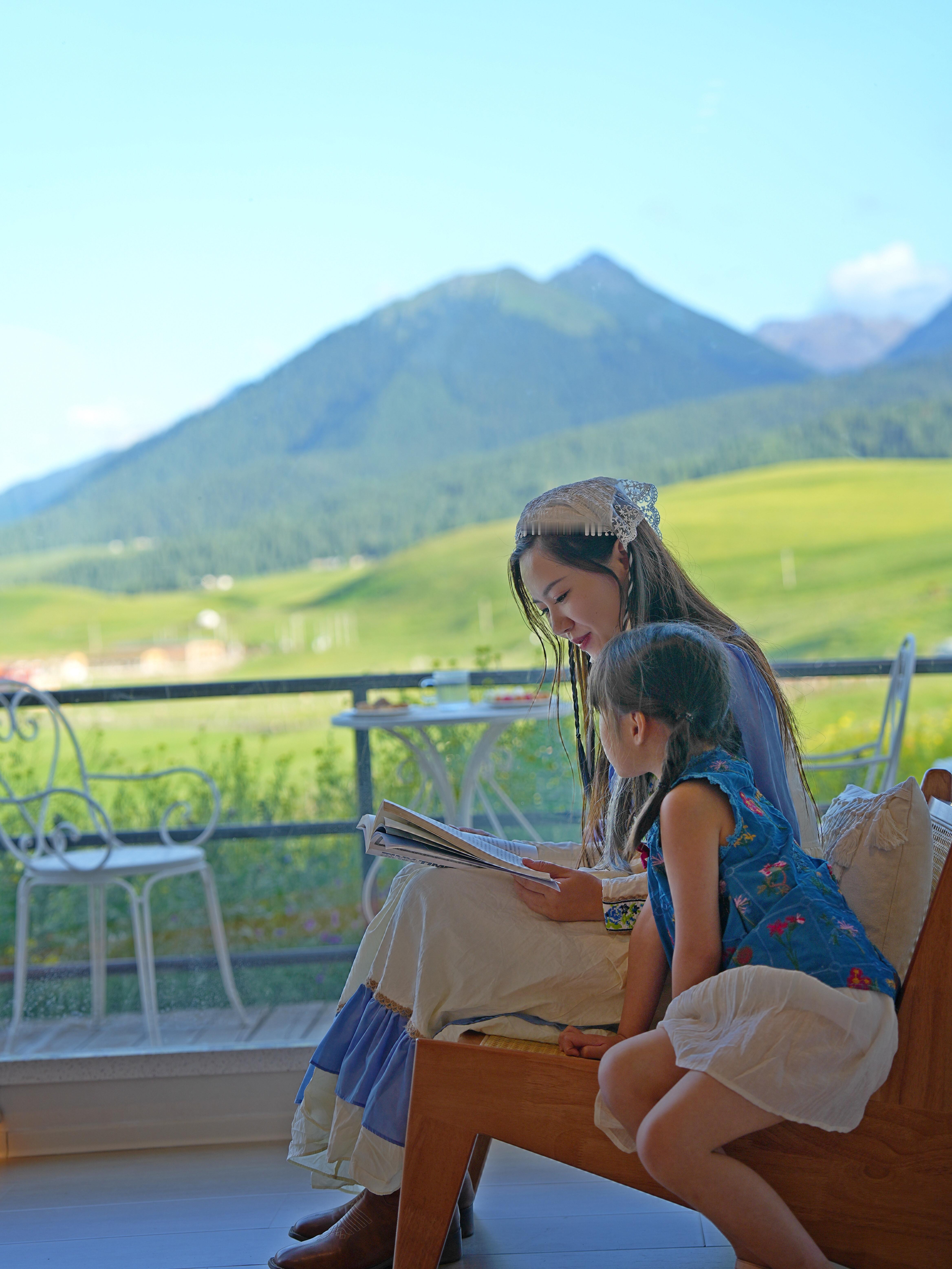 盛夏追光之旅一路出片定格旅途光影在琼库什台，有种强烈的幸福感～松弛不赶路，窗外就