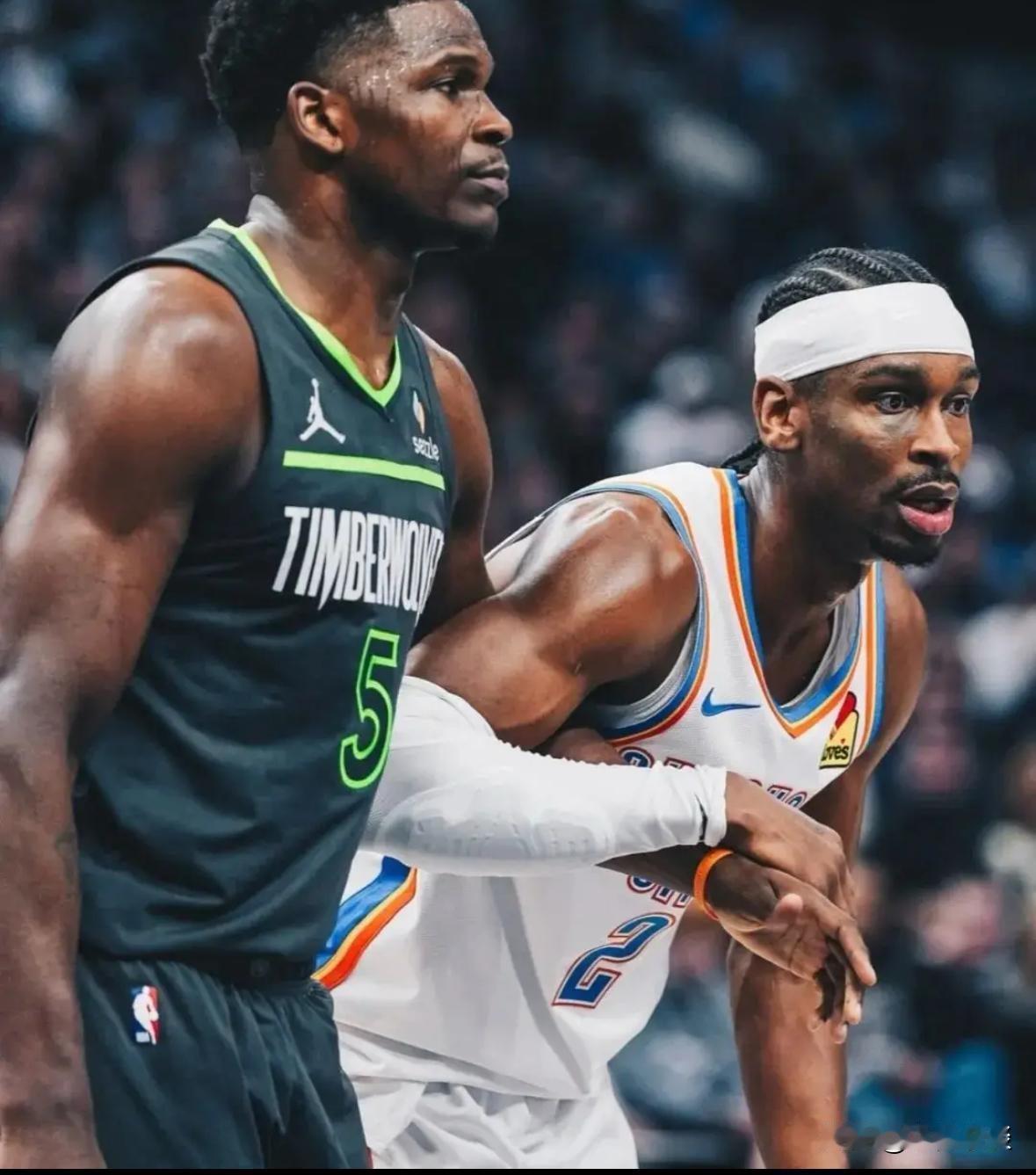 爱德华兹真就欺硬怕软啊？今天逮着雷霆和亚历山大猛猛就是干！！

昨天打独行侠你是