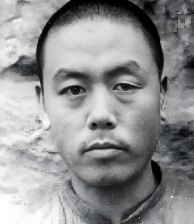 1955 年，四川南充青居乡，农民杨大发和妻子激烈争吵。妻子田德俊被逼到头上，直