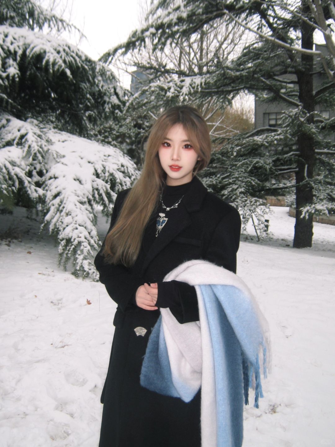 央美学姐ootd / 雪地里写诗❄️