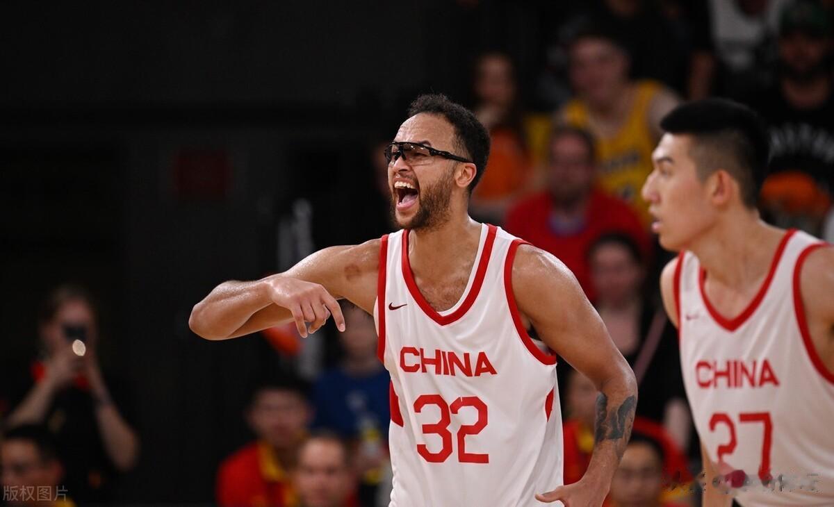 今晚中国男篮对阵新西兰队，这支新西兰队目前队内没有NBA球员，但是我们的实力还是