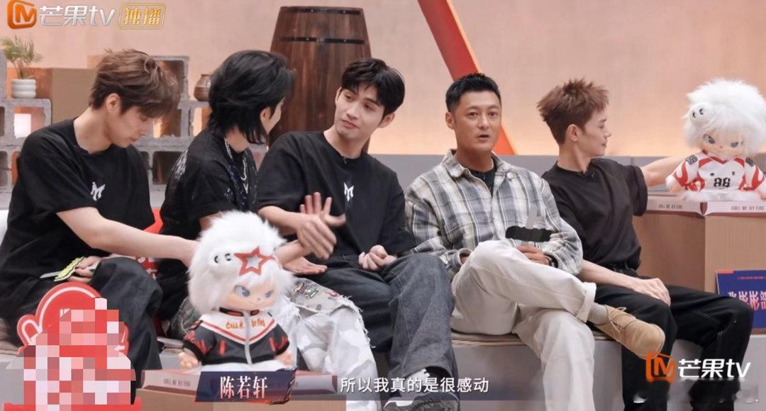 陈若轩说困难只会让我越挫越勇陈若轩靠在张彬彬怀里强者也会有疲惫时刻，陈若轩一直告