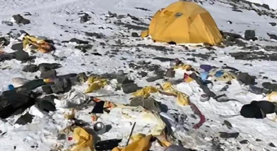 尼泊尔政府宣布了！

尼泊尔废除执行11年的珠峰登山垃圾押金制，改征每人4000