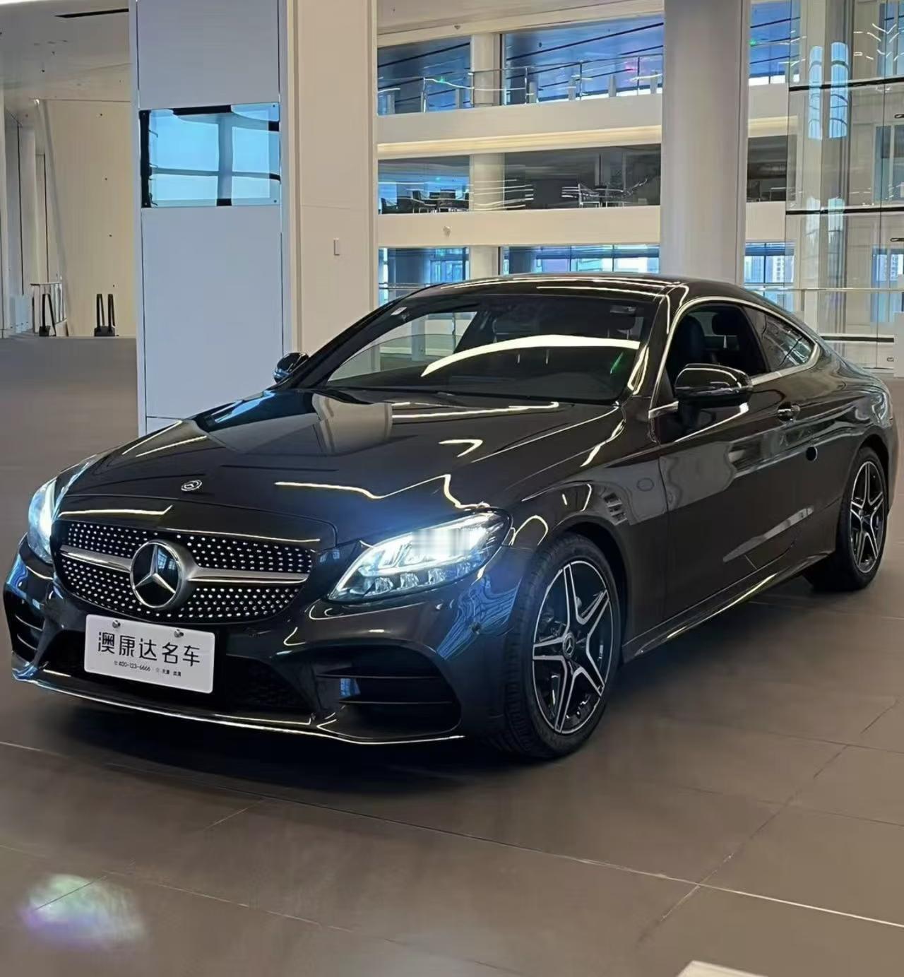 奔驰C260轿跑，就问你帅不帅吧[灵光一闪]