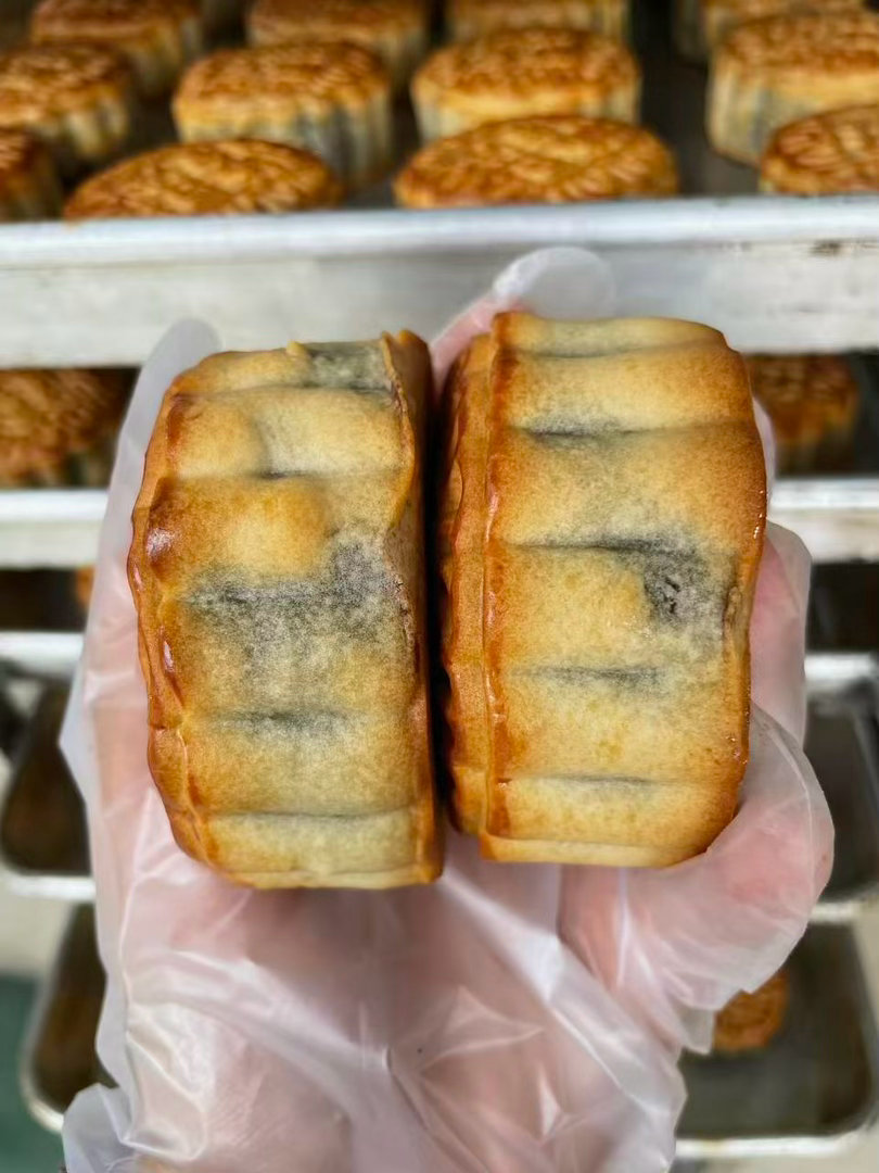 爱吃月饼不爱吃月饼的都开心了月饼属于高油高糖高盐的传统点心，不能当作日常主食，适