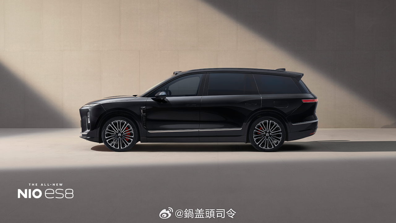 #中国豪华汽车看蔚来# 现在很多车企都在做豪华汽车，蔚来ES8也算得上其中亮眼的