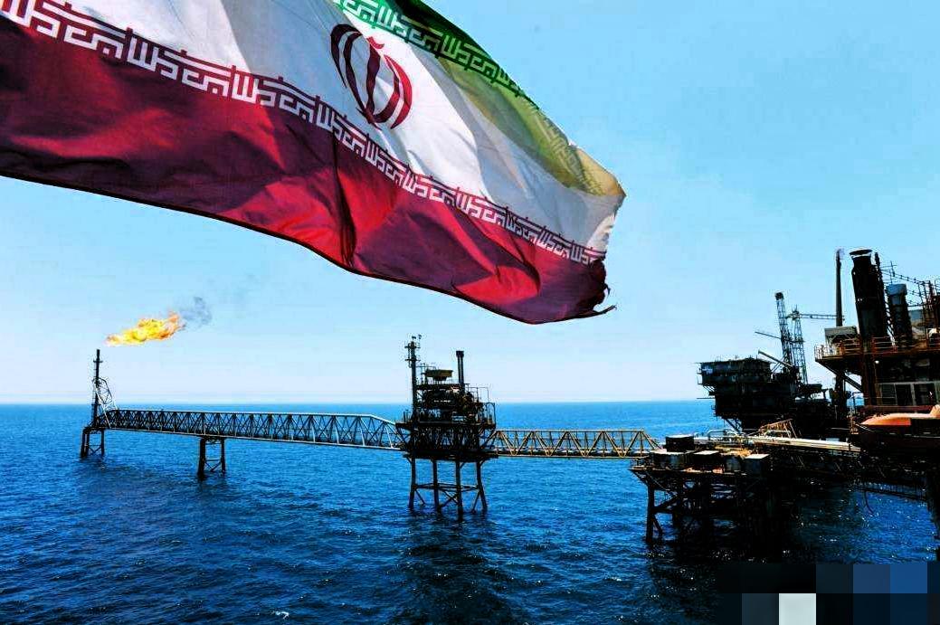 美方妄图掐断伊朗的石油出口，正在研究用武力手段夺岛！

3月13日，美国总统特朗